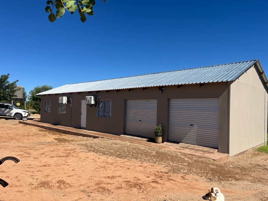 2 Bedroom Property for Sale in Kanoneiland Northern Cape